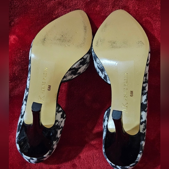 Anne Klein Black and White Houndstooth Heels - Picture 5 of 11